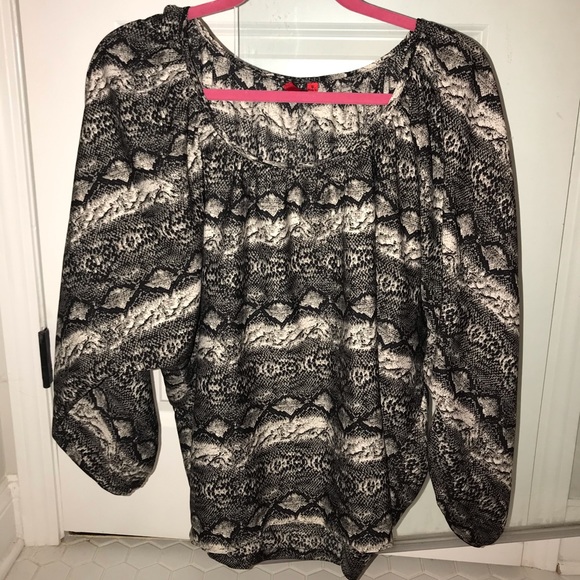 Gray snakeskin print blouse - Picture 3 of 4